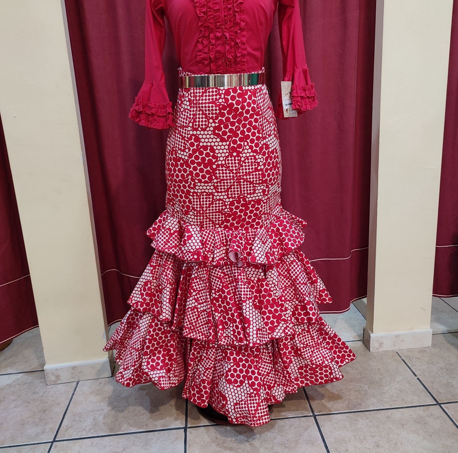 Falda Corta de Flamenca para Niña. Modelo Pedroche Tul Roja. PEDROCHE  GITANA Y FLAMENCO.