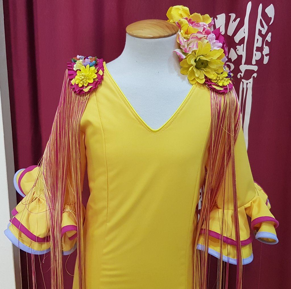 Vestido de flamenca 009 para niña estampado de flores amarillas y rosas