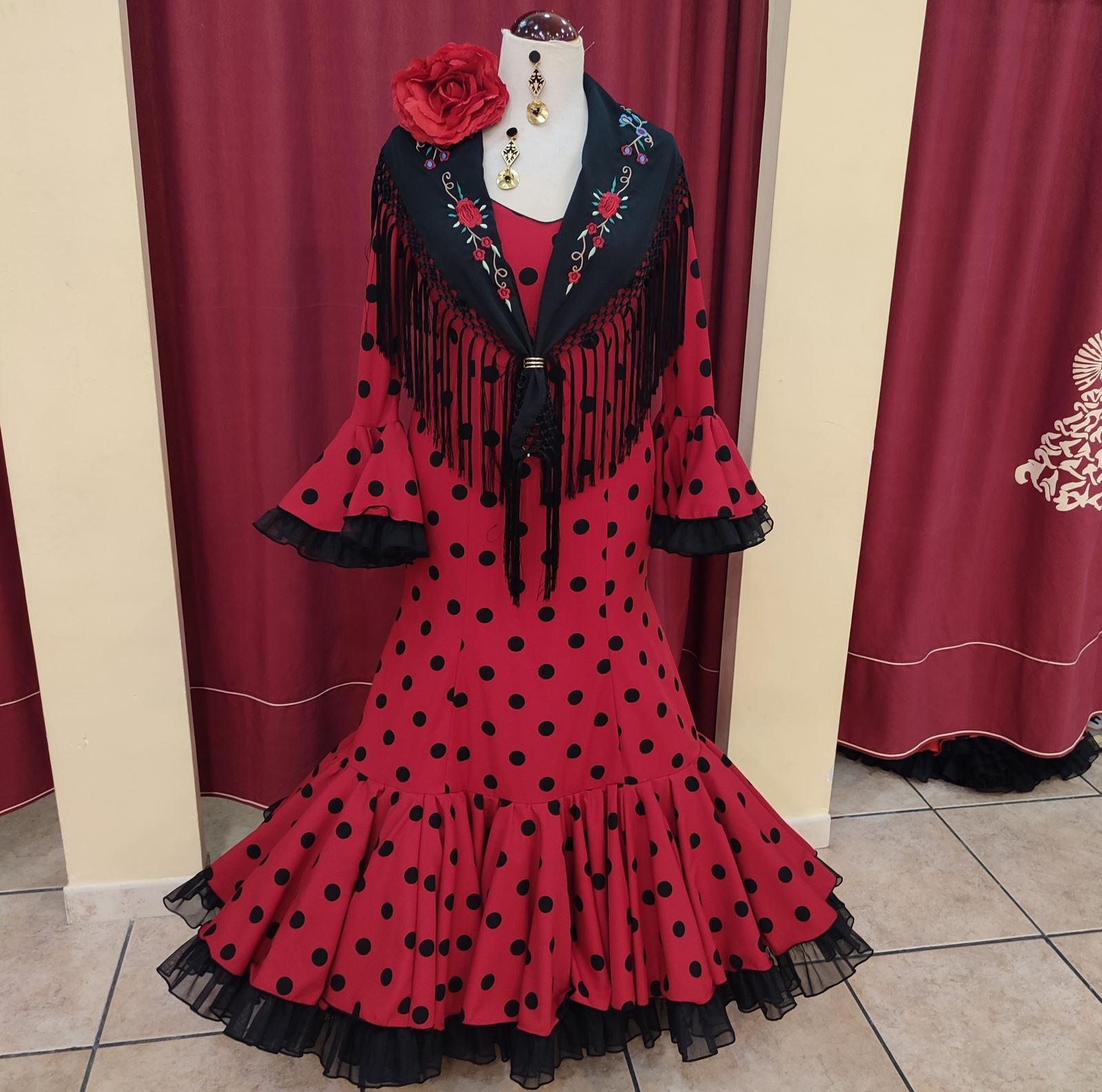 sector rigidez complicaciones Vestido Flamenca - Modelo Murillo - Rojo Lunar Negro - PEDROCHE GITANA